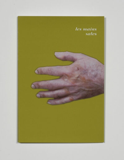 Les mains sales . 28,5 x ... x 1 cm . Digitaldruck und Siebdruck 1 Farbe